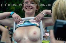 Extremely hot topless girl ingeneva Port Orange, FL.
